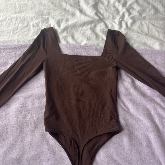 Aritiza Contour Longsleeve Bodysuit - Brown - Picture 2 of 4